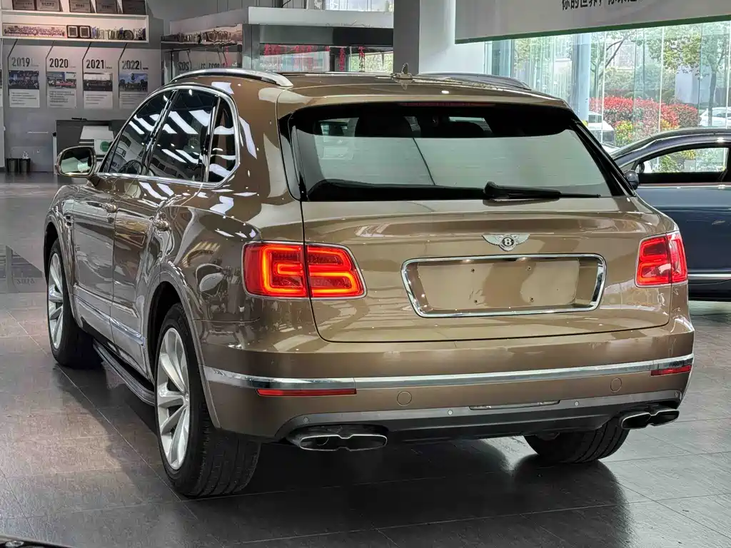 Bentayga 2018 4.0T V8 купить на сайте DeffCars