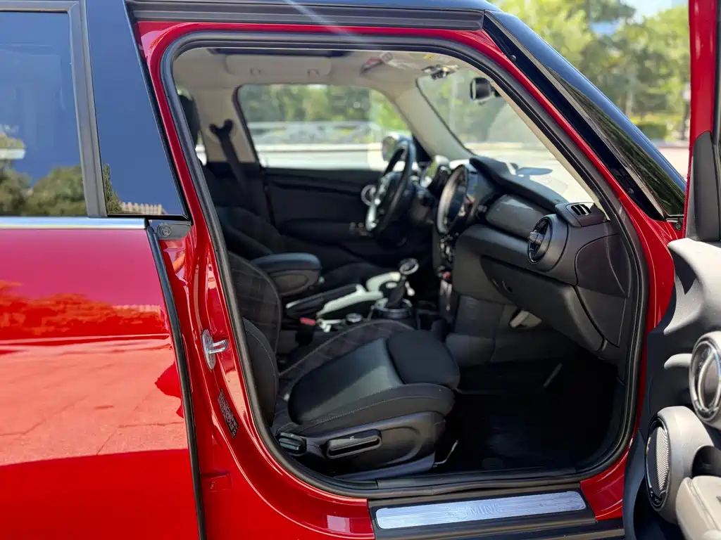 MINI 2016 1.5T COOPER Avant-Garde Five-Door Edition купить на сайте DeffCars