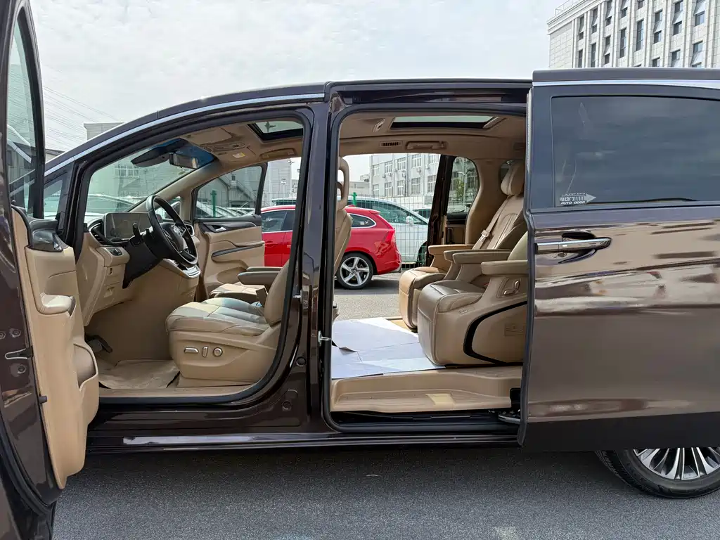 Buick GL8 2021 ES Lu Zun 653T luxury model купить на сайте DeffCars