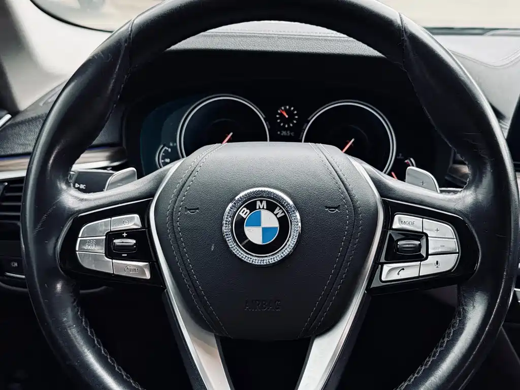 BMW 5 Series 2018 facelift 530Li leading model luxury package купить на сайте DeffCars