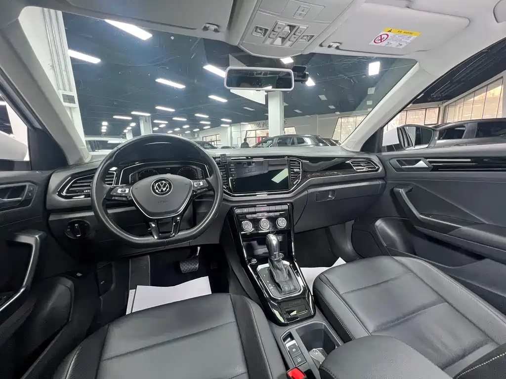 T-ROC 2021 model 280TSI DSG two-wheel drive Comfort Smart Connected Edition купить на сайте DeffCars