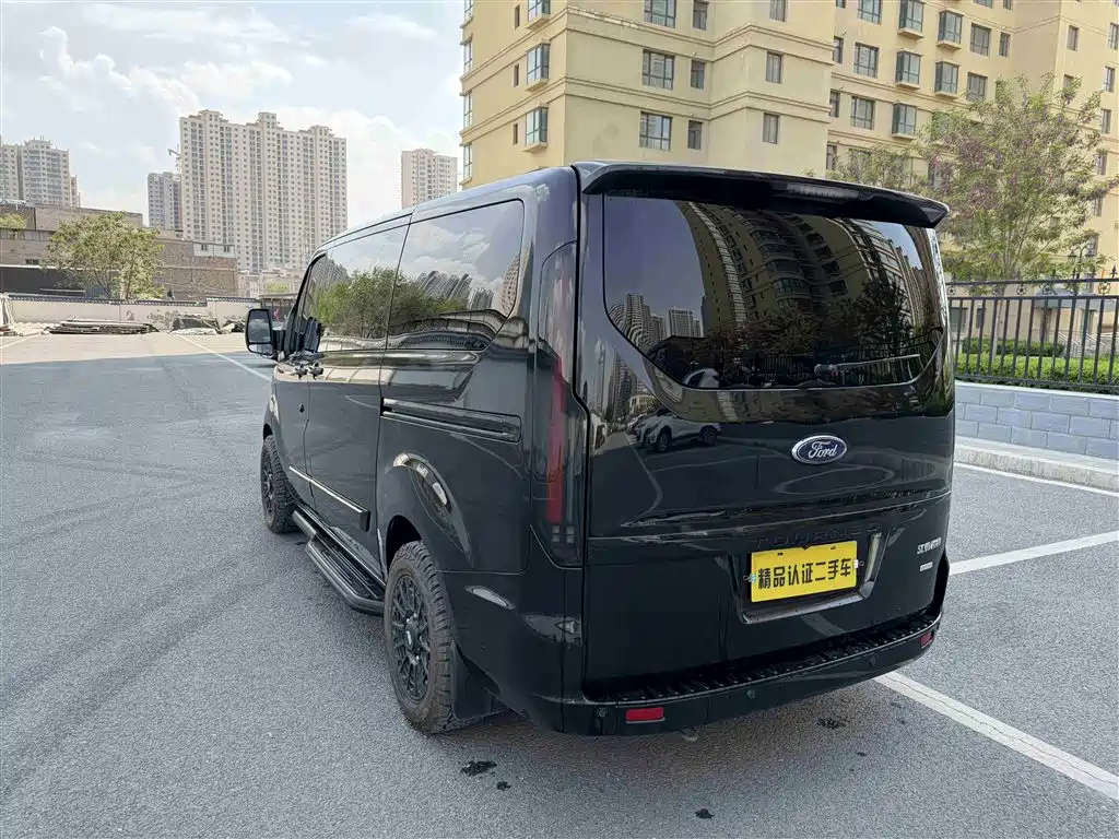 Tourio 2020 2.0T Automatic Elite Edition National VI купить на сайте DeffCars