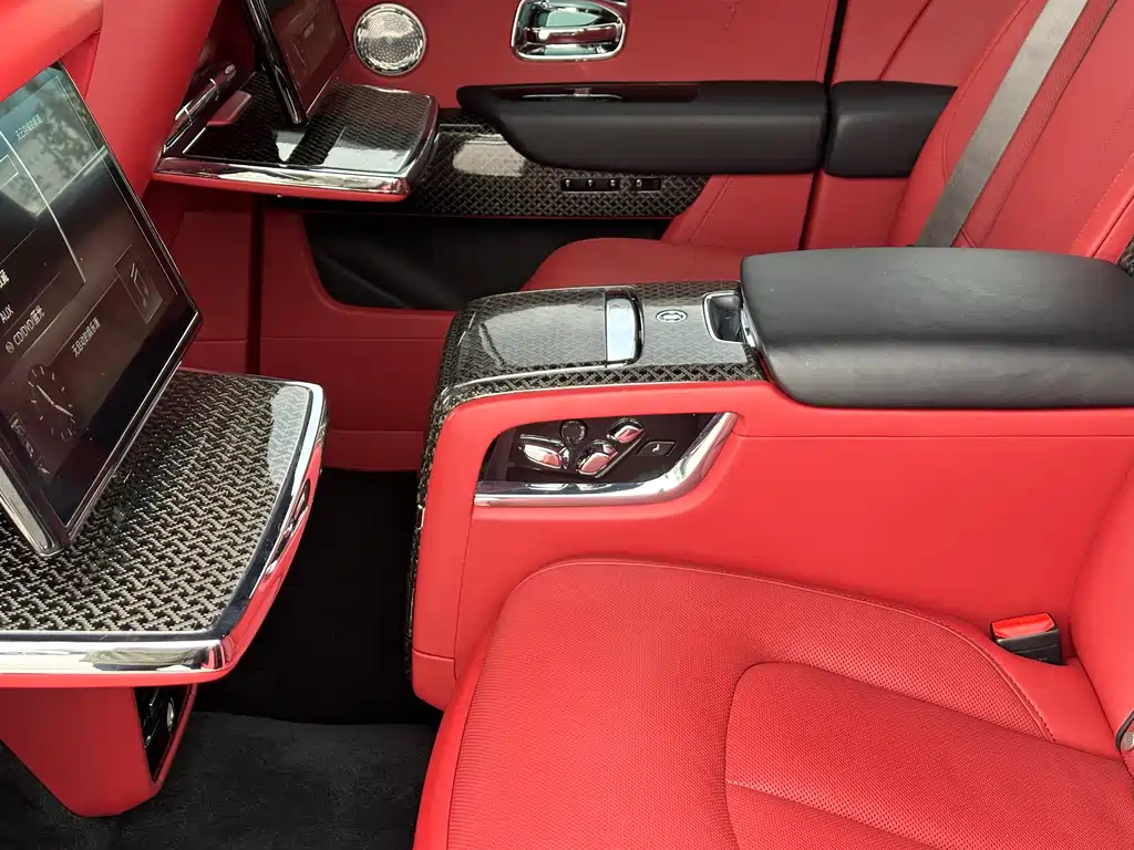 Cullinan 2018 four-seat version купить на сайте DeffCars