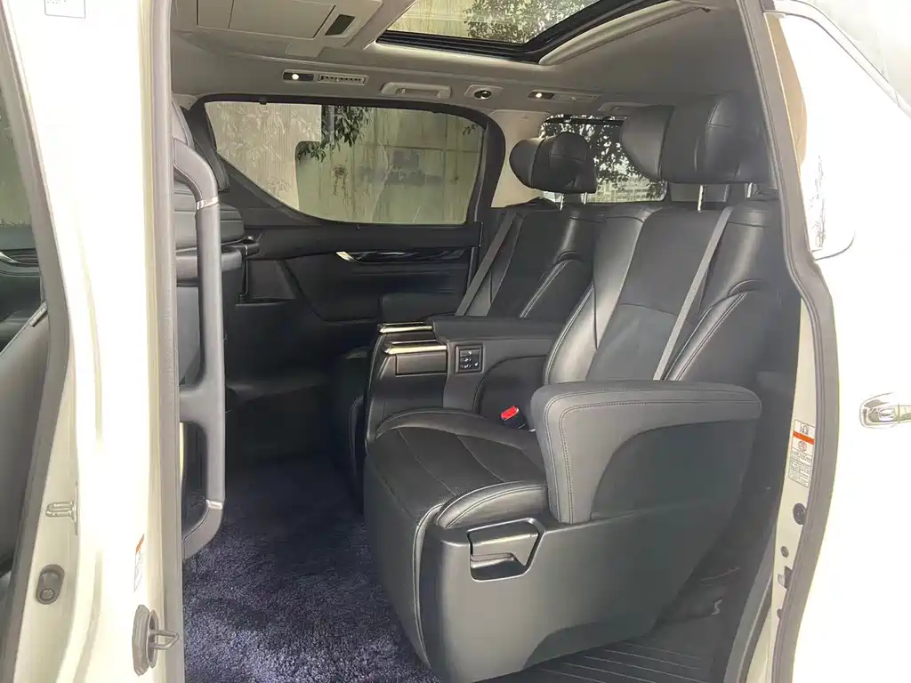 Wilfa 2021 Crown Dual Engine 2.5L HV Deluxe Edition купить на сайте DeffCars