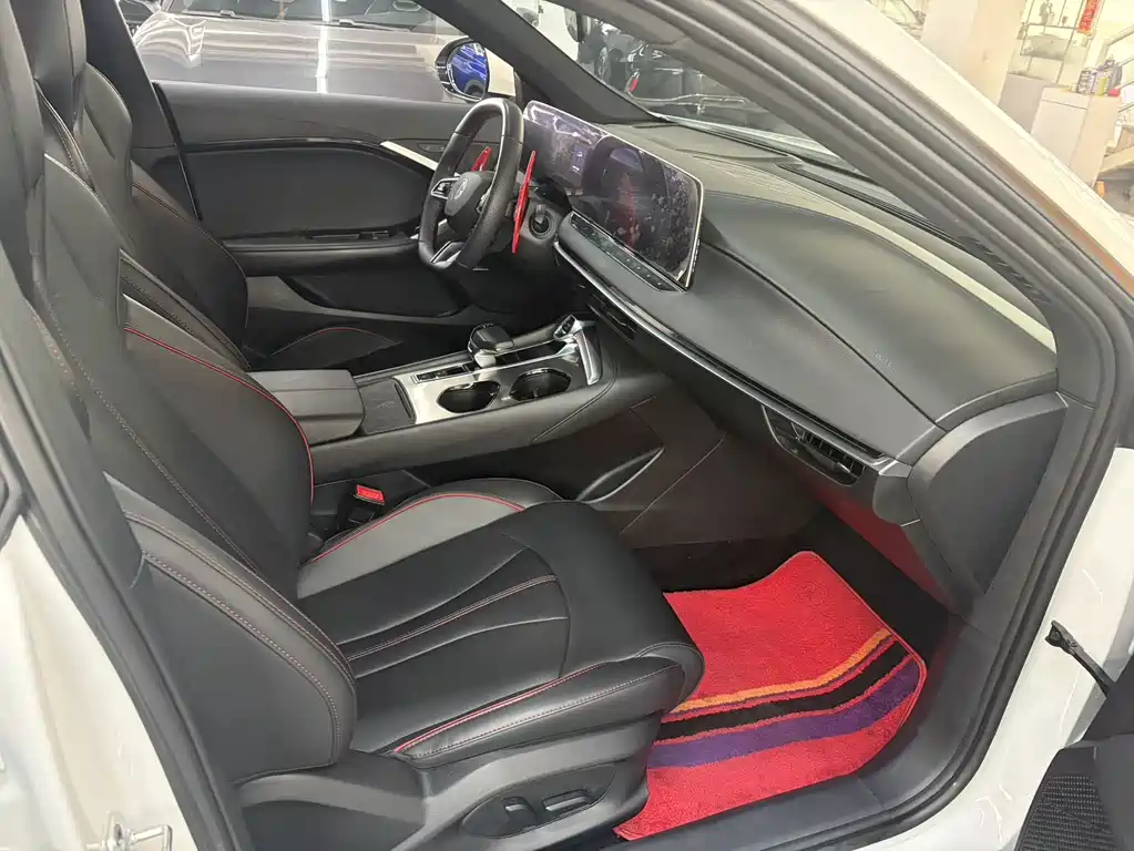 MG7 2023 2.0T Automatic Beauty Hunting Exclusive Edition купить на сайте DeffCars