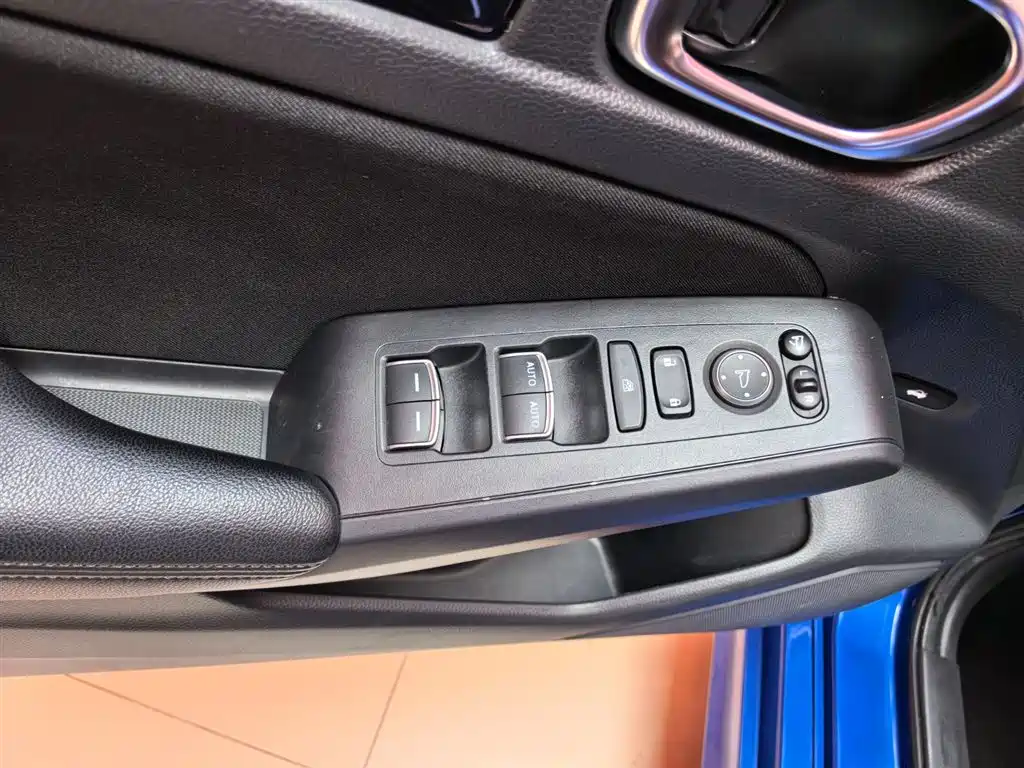 Civic 2022 240TURBO CVT combustion version купить на сайте DeffCars