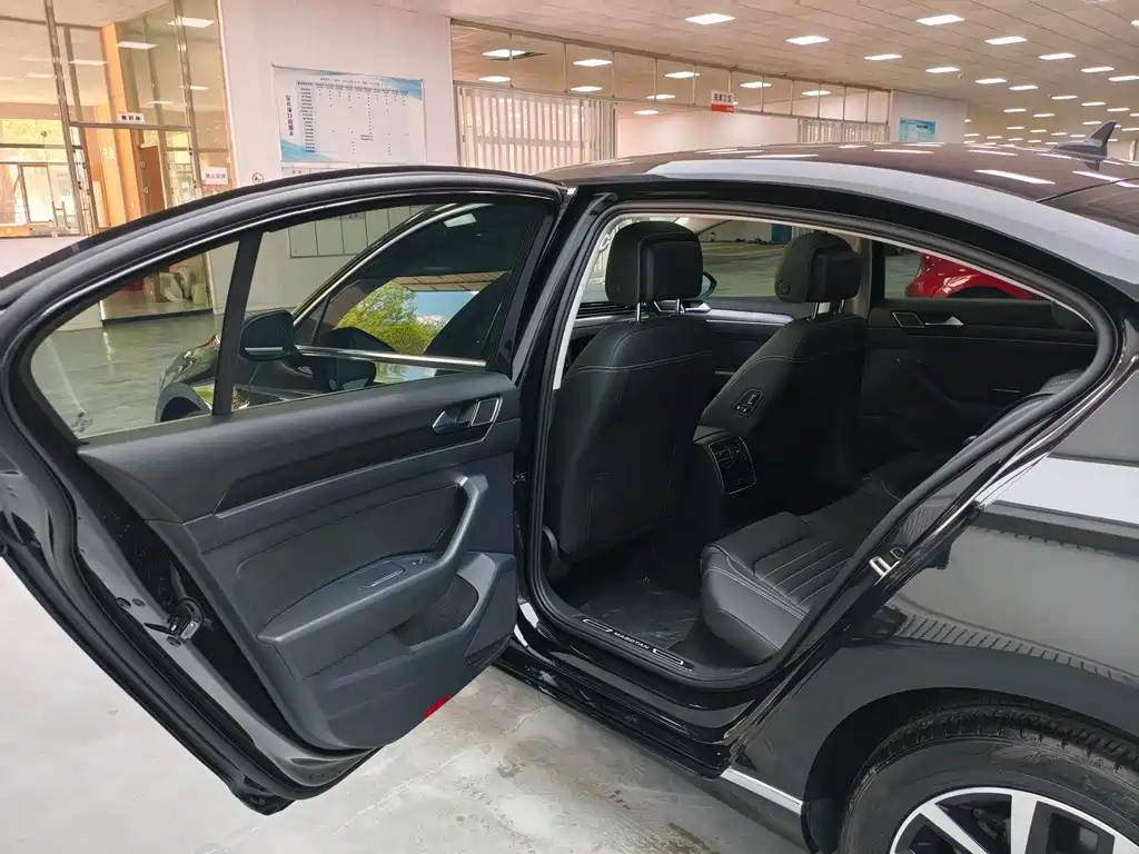 Magotan 2020 330TSI DSG leading model купить на сайте DeffCars