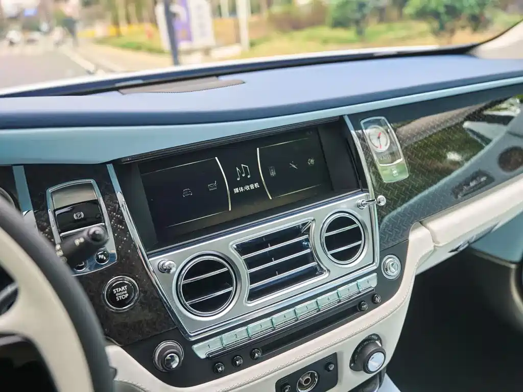 Phantom 2013 6.6T standard model купить на сайте DeffCars