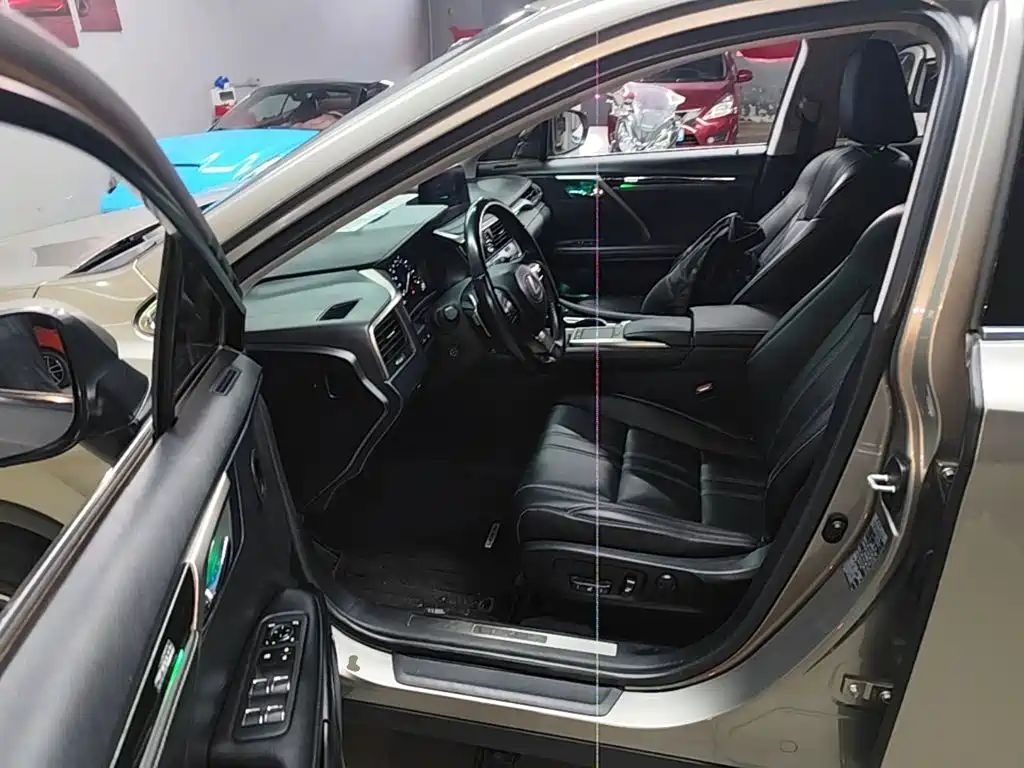 Lexus RX 2020 facelift 300 two-wheel drive elite version купить на сайте DeffCars