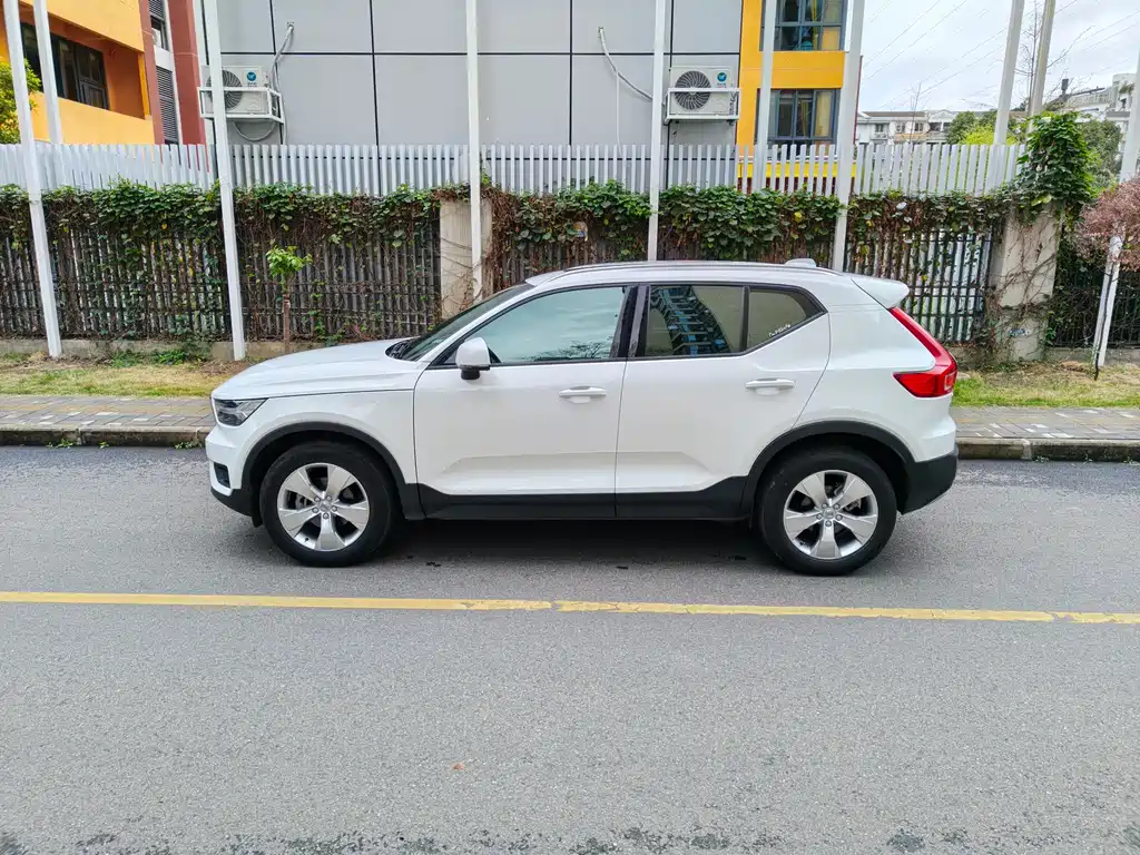Volvo XC40 2021 T3 Smart Travel Fashion Edition купить на сайте DeffCars