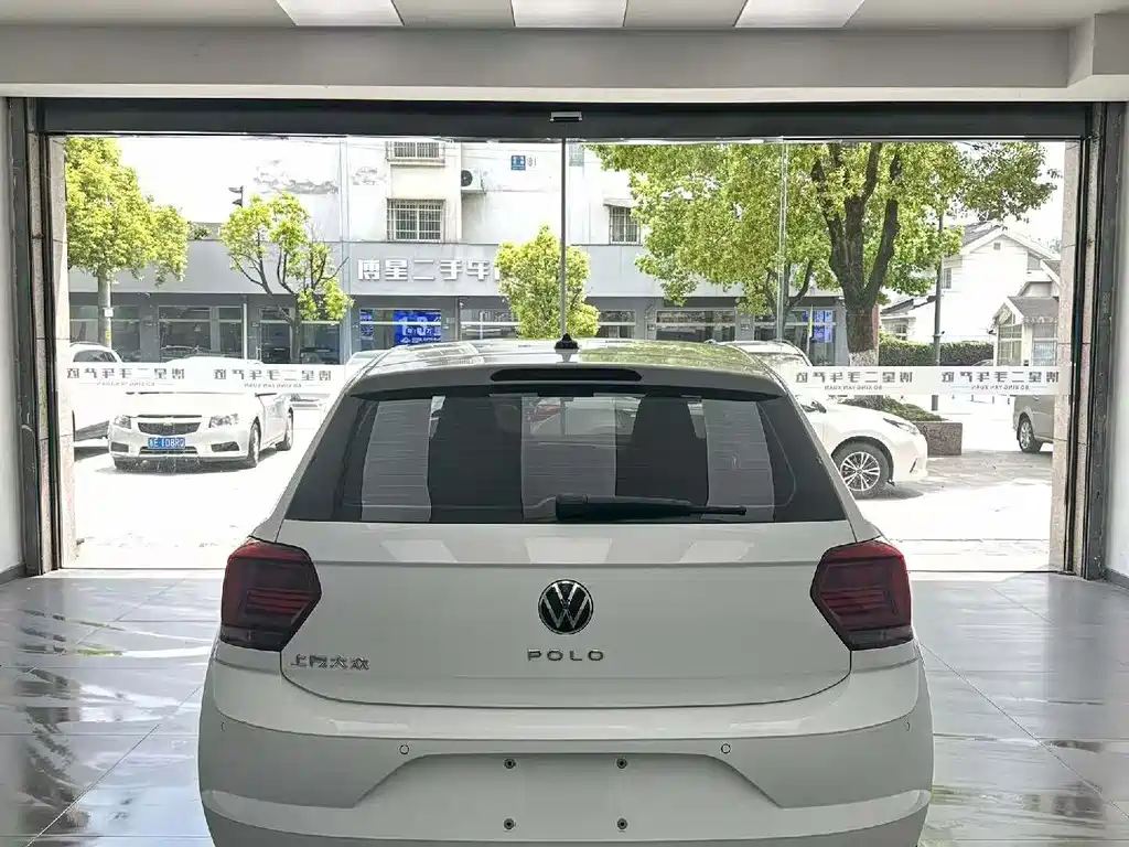 Polo 2023 Plus 1.5L Automatic Colorful Technology Edition купить на сайте DeffCars