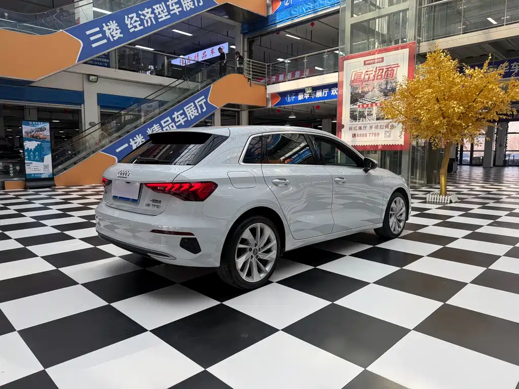 Audi A3 2021 Sportback 35 TFSI Luxurious and Elegant Model купить на сайте DeffCars