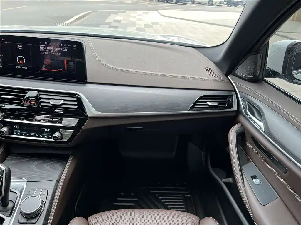 BMW 5 Series 2022 Facelift 2 530Li Exclusive M Sports Package купить на сайте DeffCars