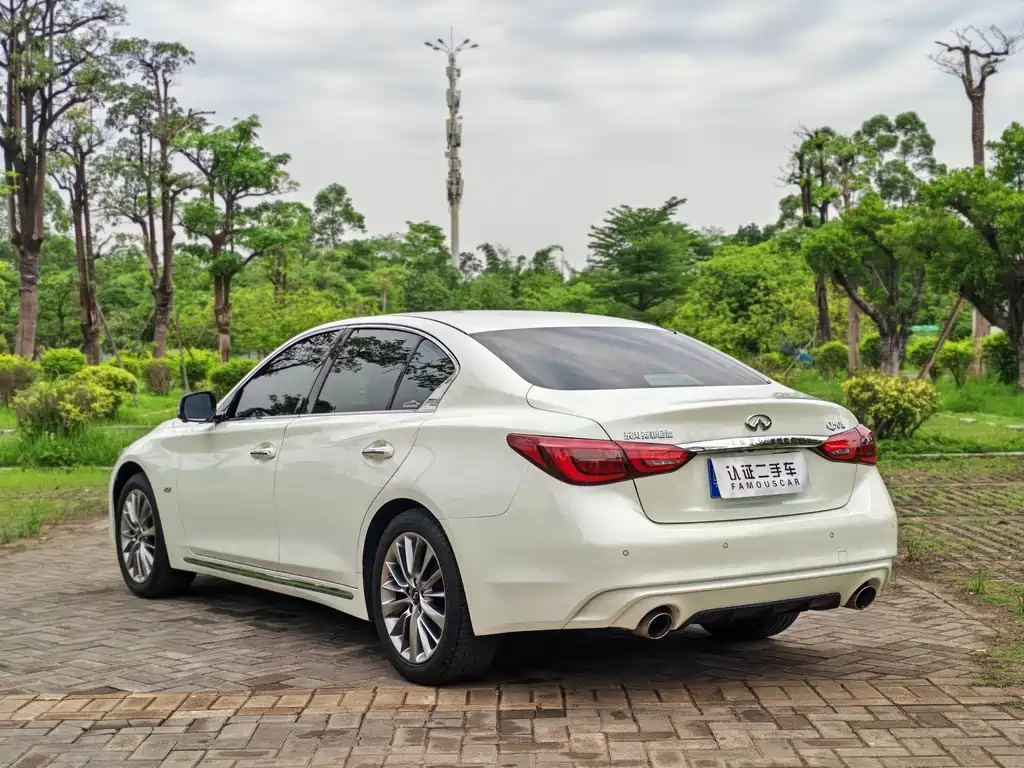 Infiniti Q50L 2018 2.0T Premium Edition National VI купить на сайте DeffCars