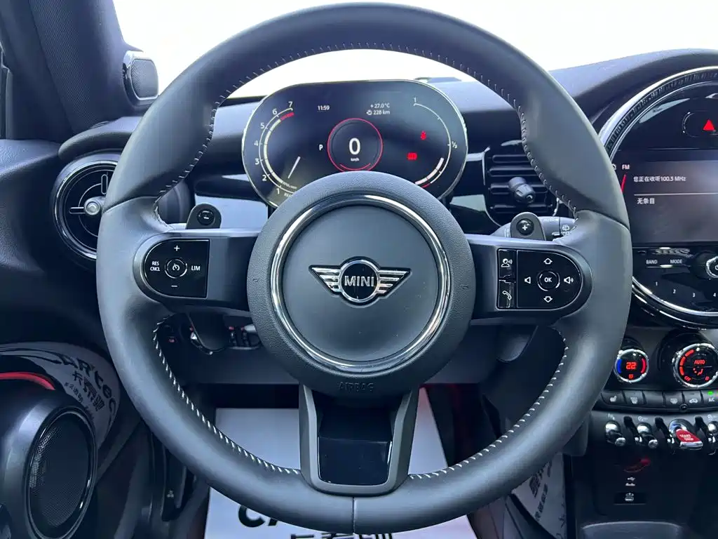 Mini 2023 2.0T COOPER S King’s Cross Special Edition купить на сайте DeffCars