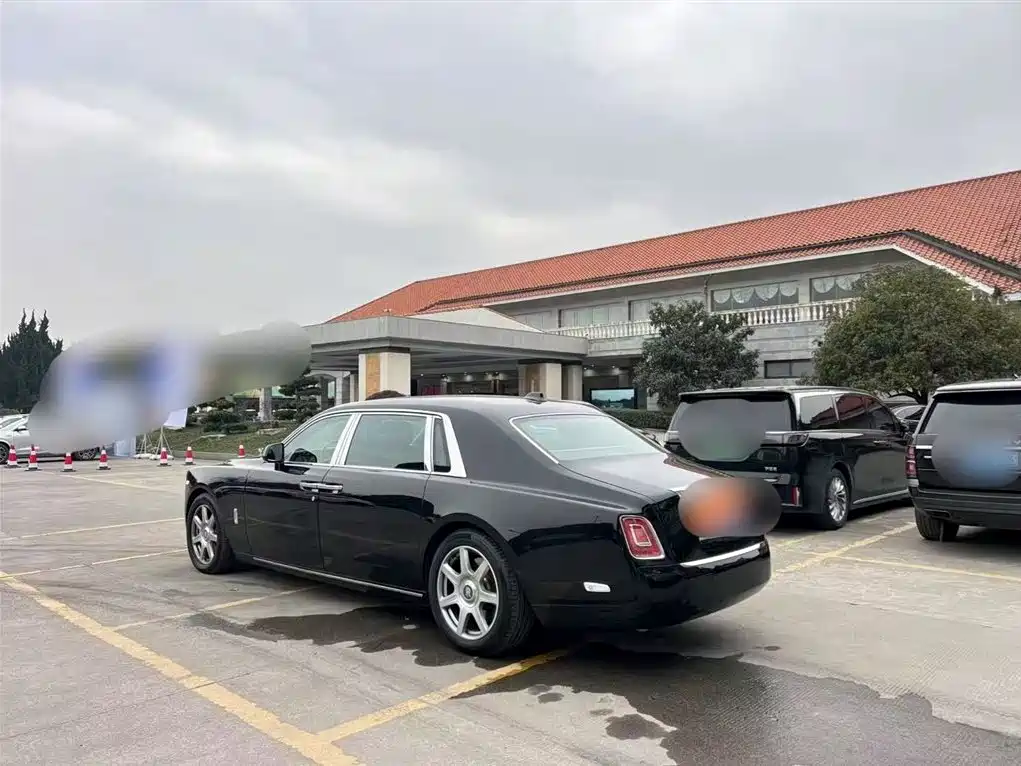 Phantom 2018 6.7T long wheelbase version купить на сайте DeffCars