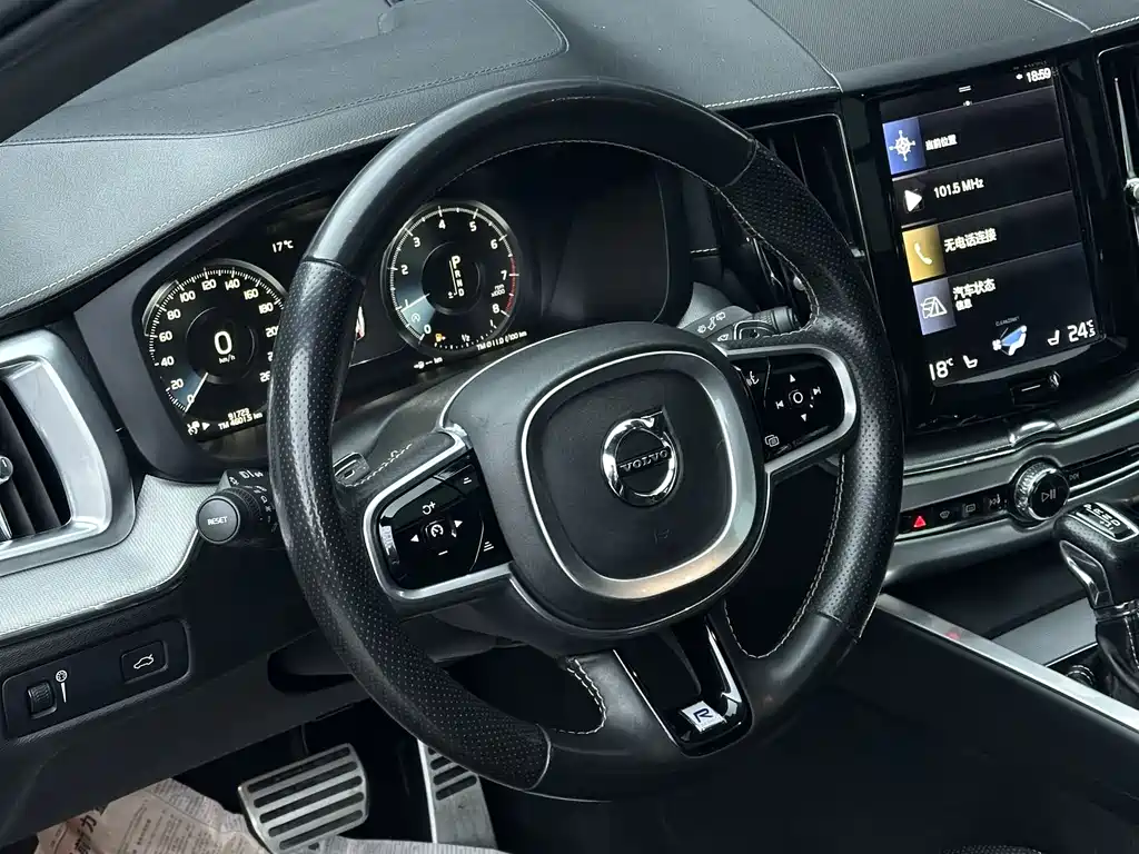 Volvo XC60 2018 T5 four-wheel drive Zhiya Sports Edition купить на сайте DeffCars