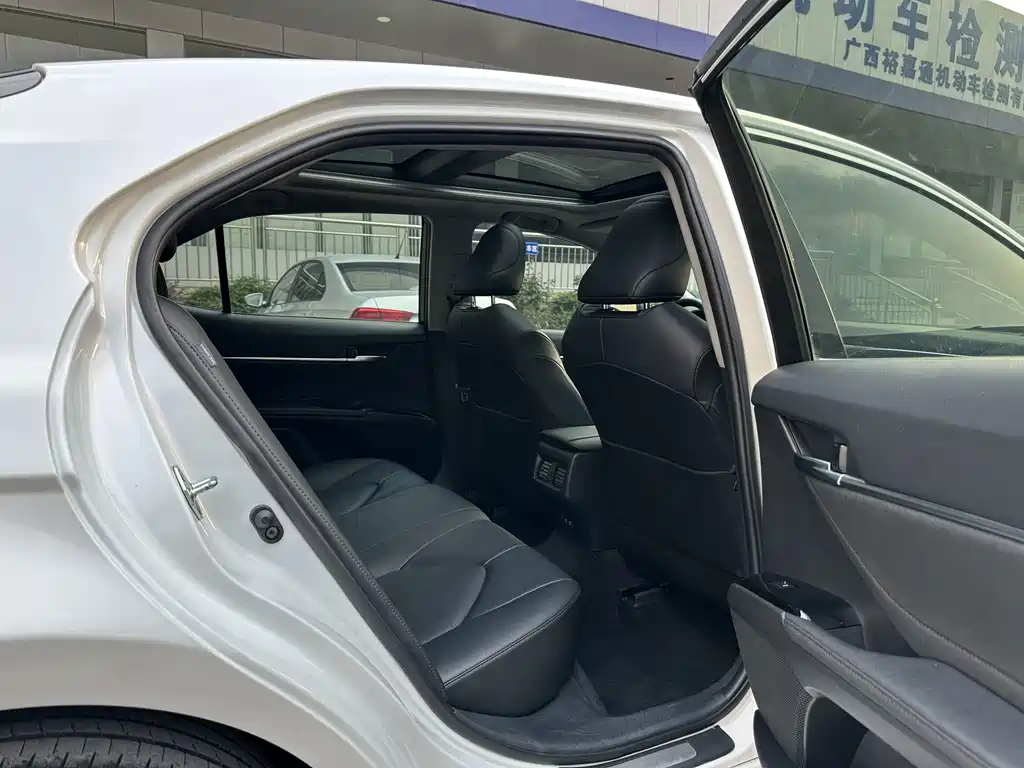 Camry 2019 2.5G Deluxe Edition National VI купить на сайте DeffCars