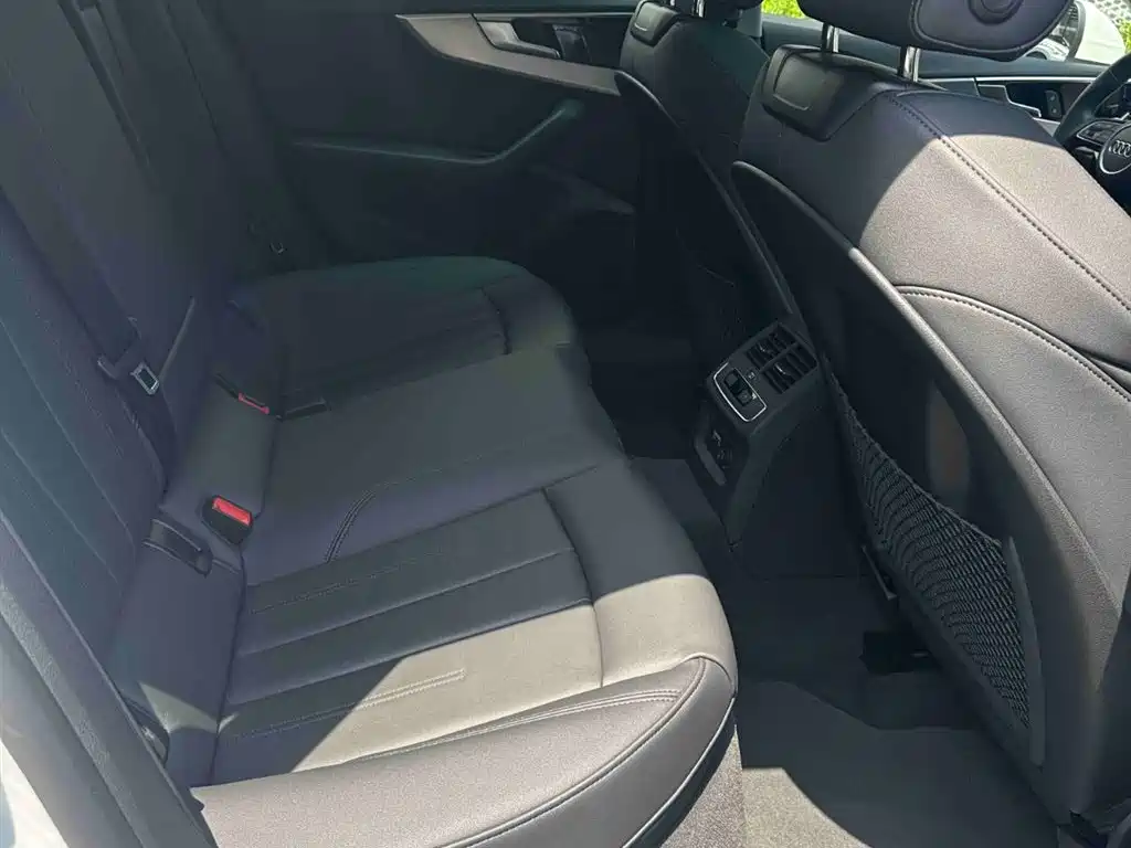 Audi A5 imported 2024 Sportback 40 TFSI fashionable and dynamic купить на сайте DeffCars