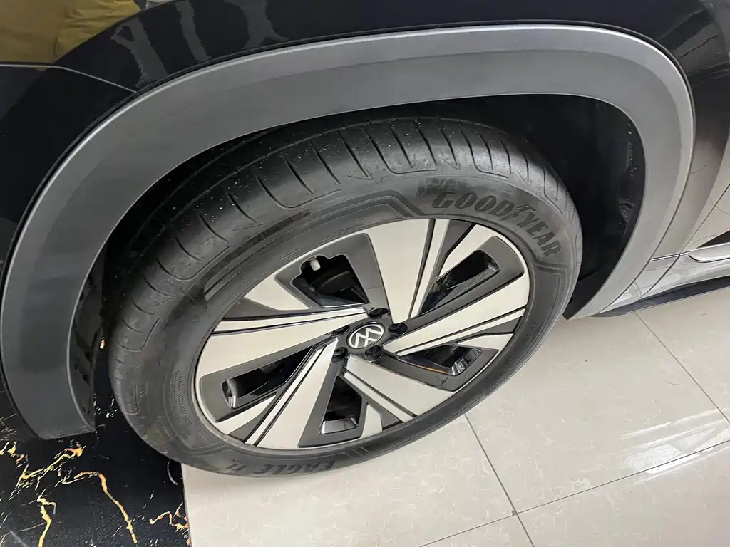 Touron 2024 Touron X 380TSI four-wheel drive luxury version купить на сайте DeffCars