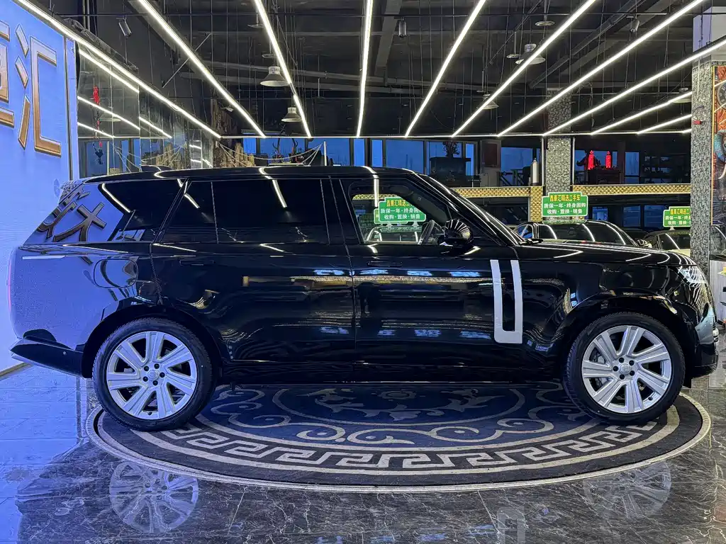 Range Rover 2024 3.0 L6 400PS Genesis Extended Edition купить на сайте DeffCars