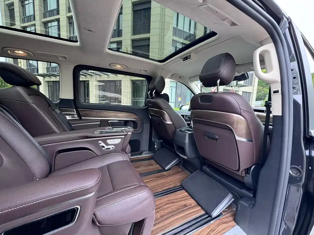 Mercedes-Benz V-Class 2021 V 260 L Long Wheelbase Luxury Edition купить на сайте DeffCars