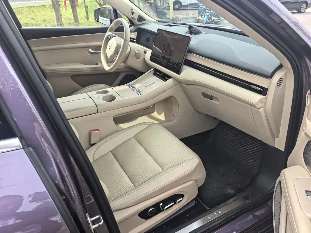 Wenjie M5 2025 extended range Ultra four-wheel drive version купить на сайте DeffCars
