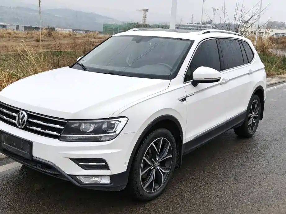 Tiguan L 2020 330TSI automatic two-wheel drive smart luxury version National VI купить на сайте DeffCars