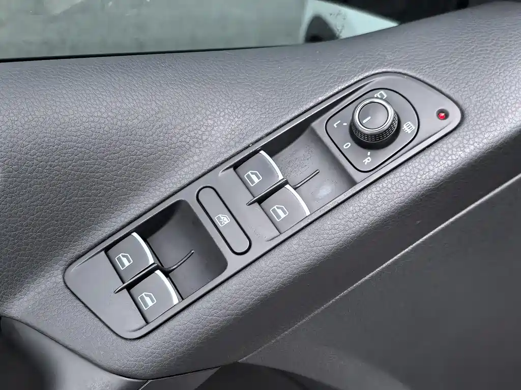 Tiguan 2016 300TSI automatic four-wheel drive luxury version купить на сайте DeffCars