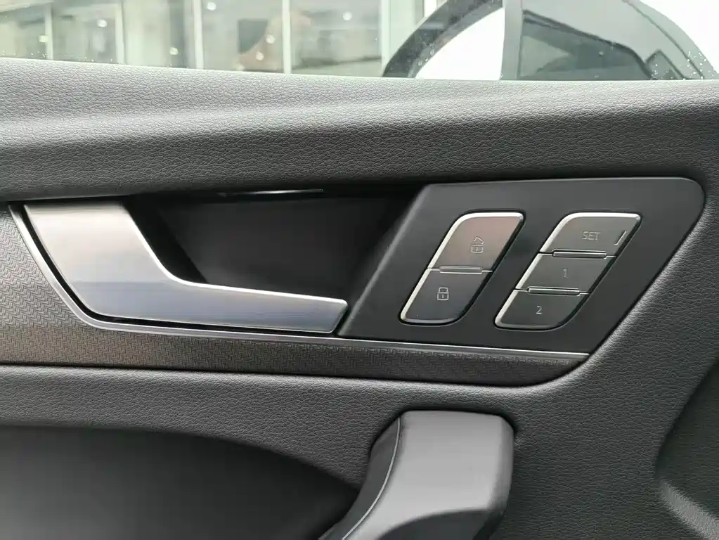 Audi Q5L 2024 45 TFSI luxury and dynamic model купить на сайте DeffCars