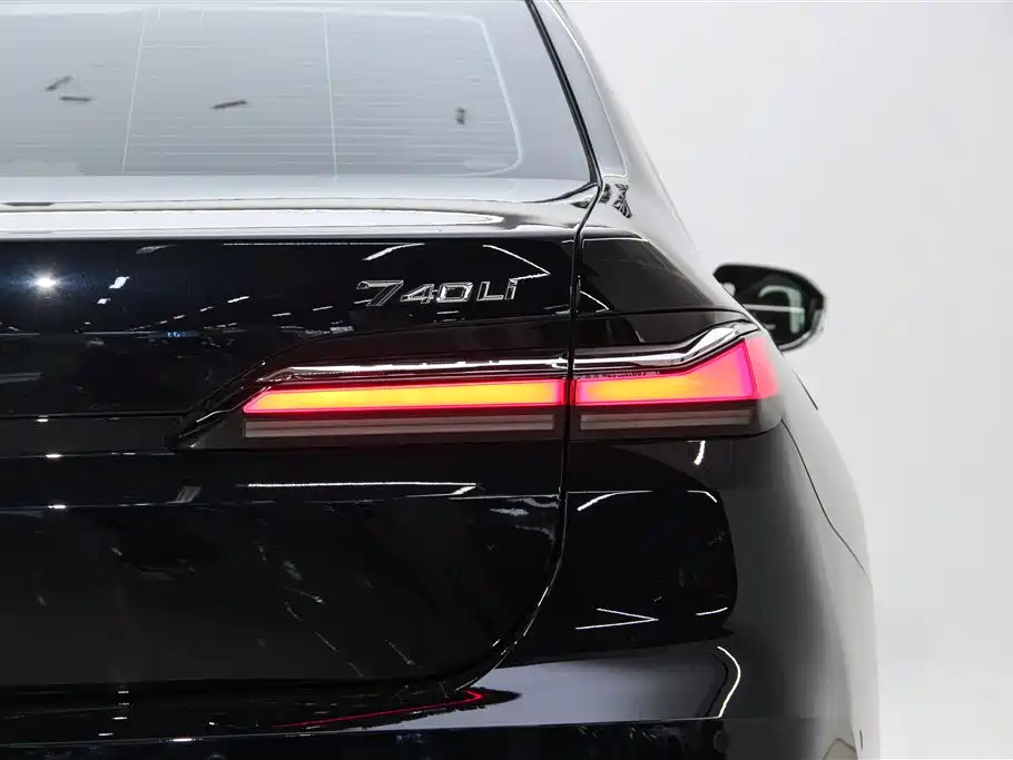 BMW 7 Series 2023 740Li Leading M Sports Package купить на сайте DeffCars