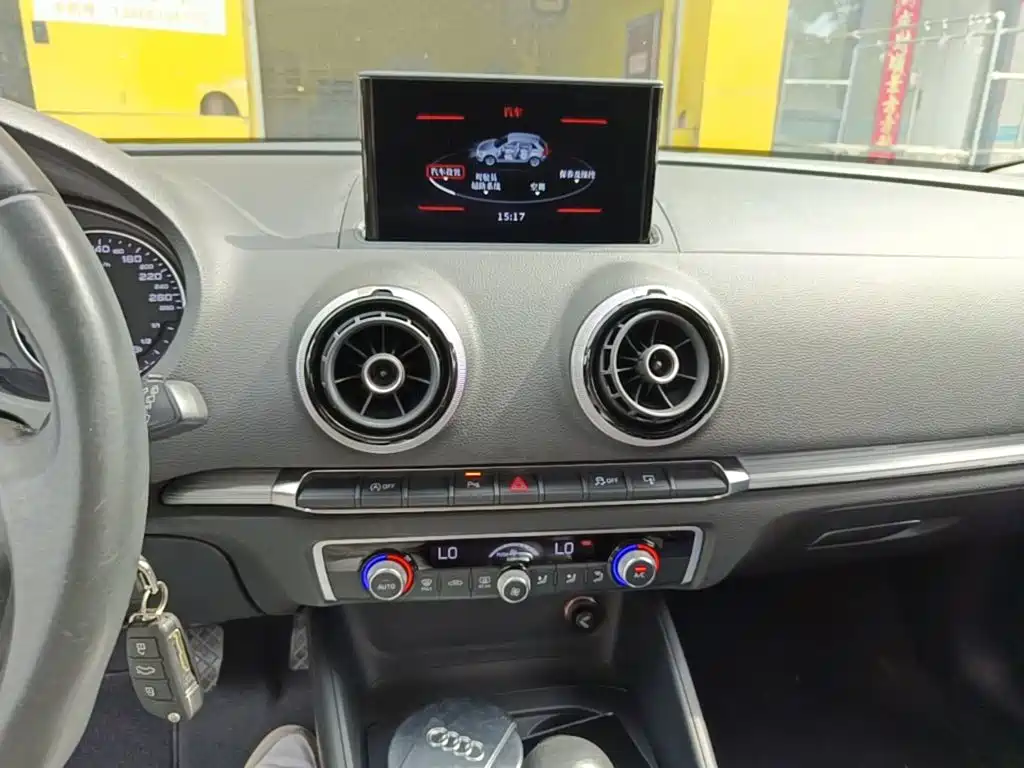Audi A3 2015 Sportback 35 TFSI Millionaire Commemorative Comfort Model купить на сайте DeffCars