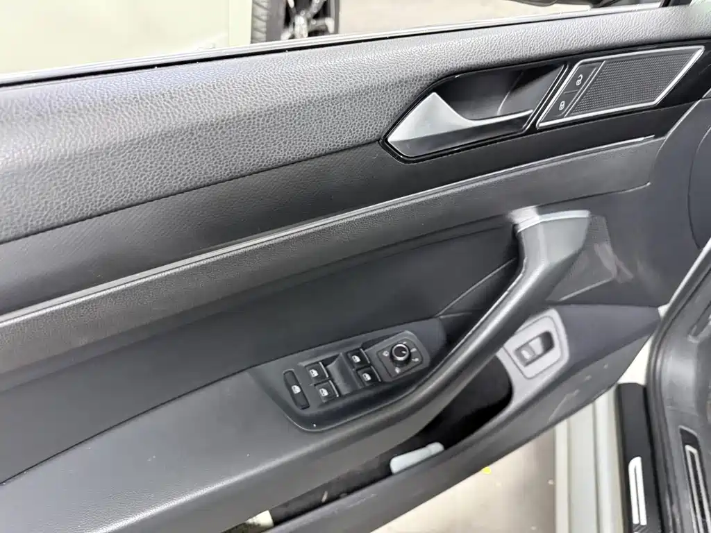 Magotan 2021 330TSI DSG 30th Anniversary Edition купить на сайте DeffCars