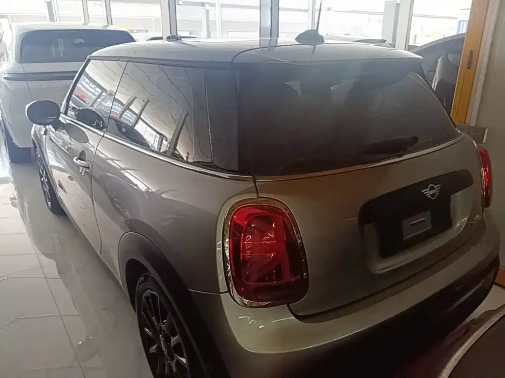 MINI 2023 1.5T ONE купить на сайте DeffCars