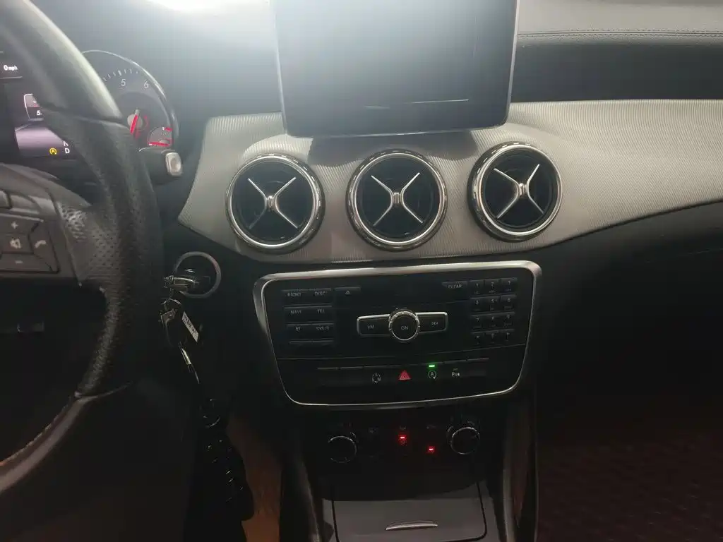 Mercedes GLA 2015 200 Fashion Edition купить на сайте DeffCars