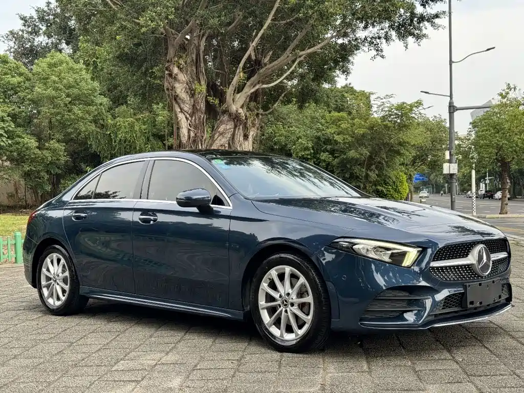 Mercedes A-Class 2019 A 200 L sports sedan купить на сайте DeffCars
