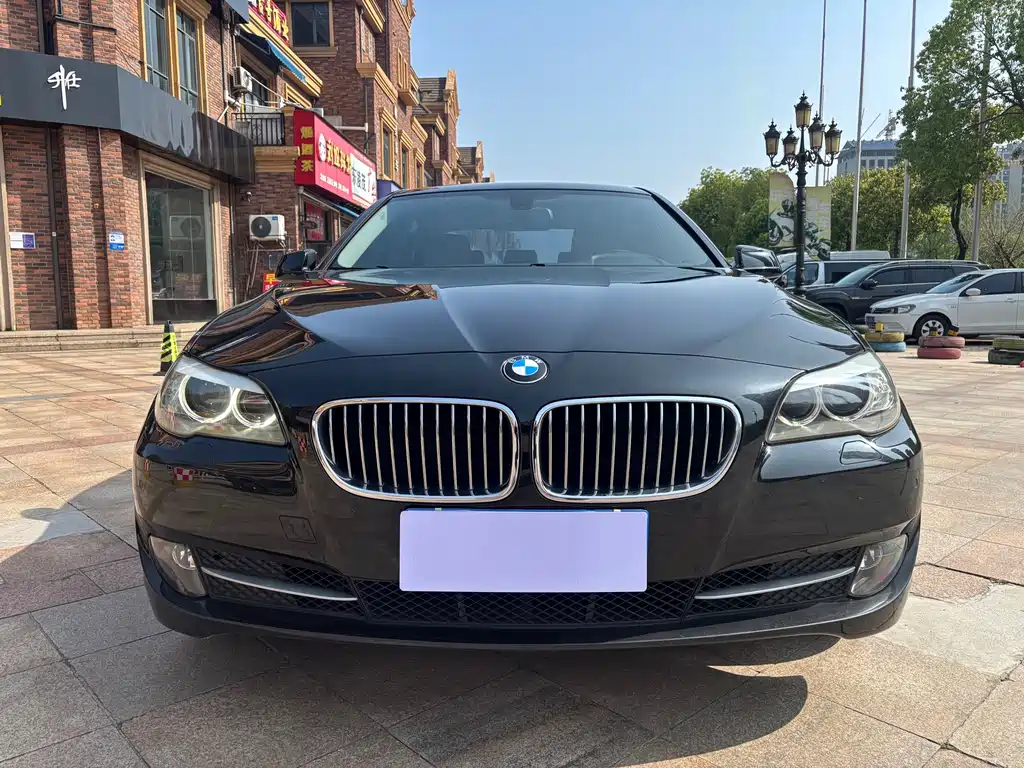 BMW 5 Series 2013 525Li Luxury Model купить на сайте DeffCars