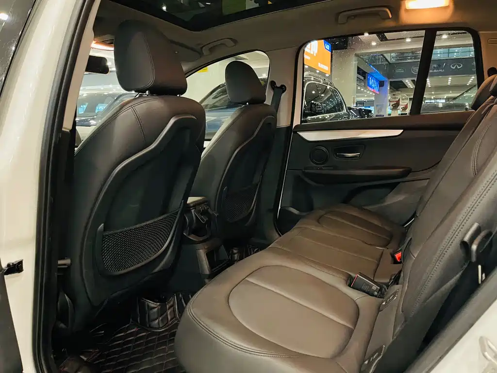 BMW 2 Series Multipurpose Station Wagon 2019 220i Leading Model купить на сайте DeffCars