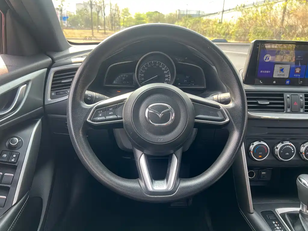 Mazda CX-4 2018 2.0L automatic two-wheel drive Blue Sky Vibrant Edition National V купить на сайте DeffCars