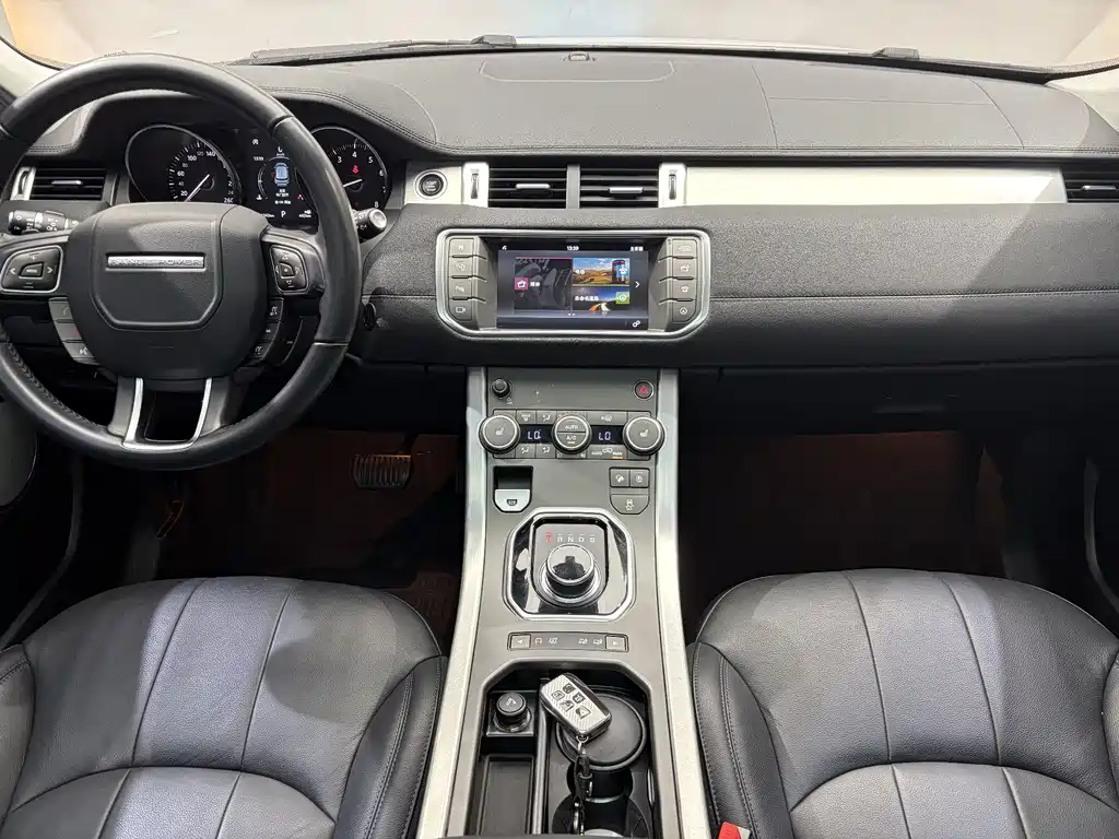 Range Rover Evoque 2018 240PS PURE Fashion Edition купить на сайте DeffCars