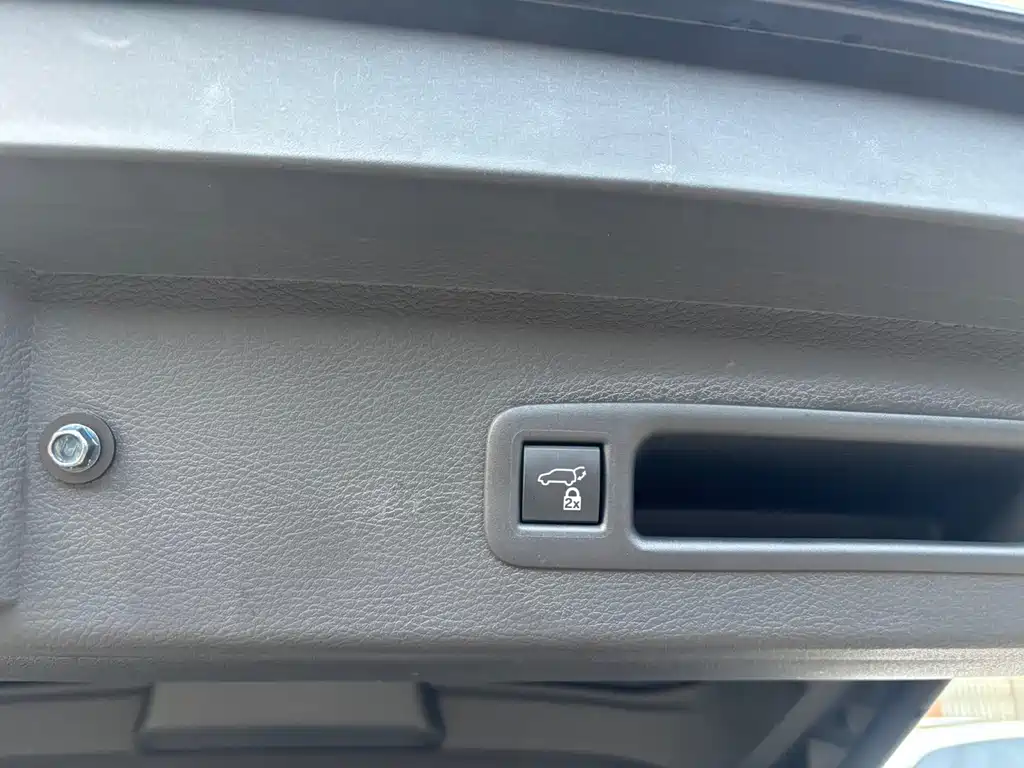 SIENNA 2023 2.5L Hybrid Premium Edition купить на сайте DeffCars