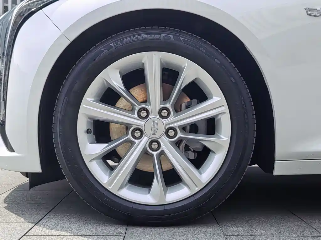 Cadillac CT5 2024 28T Luxury Pro купить на сайте DeffCars
