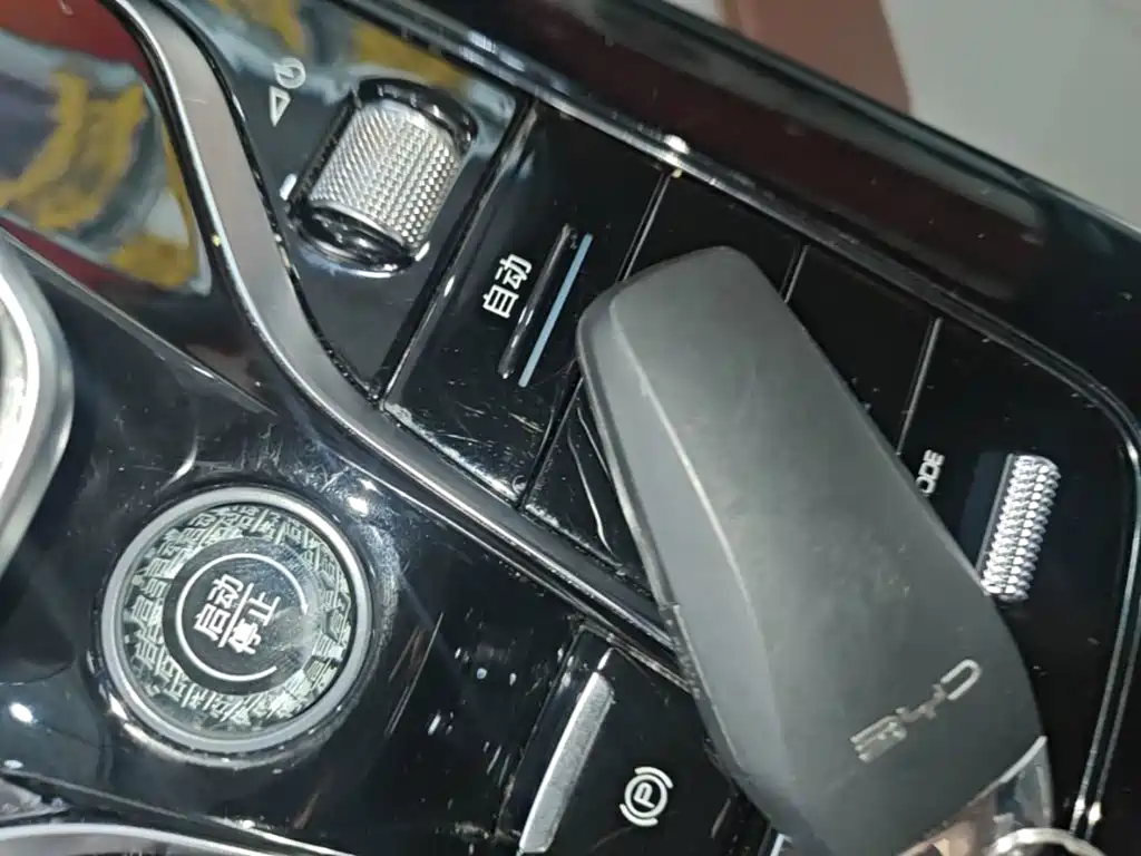 Qin PLUS 2024 Honor Edition DM-i 55KM Leading Model купить на сайте DeffCars