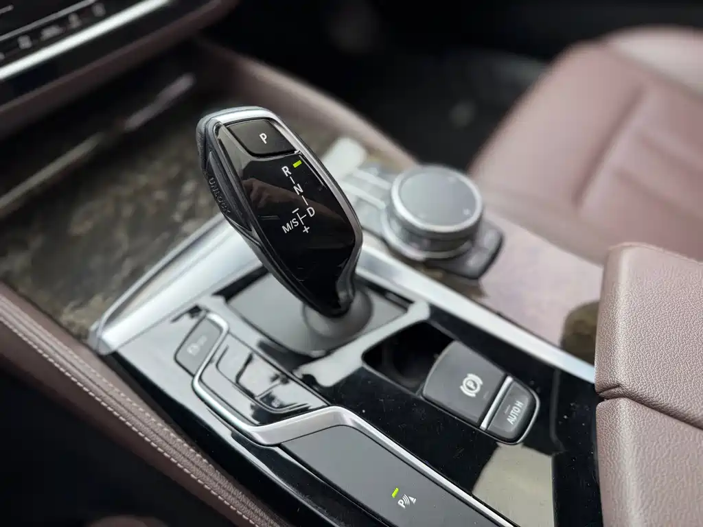 BMW 5 Series 2019 525Li M Sports Package купить на сайте DeffCars