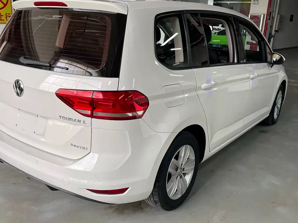 Touran 2018 Touran L 280TSI DSG Fashion Edition 7 seats National V купить на сайте DeffCars