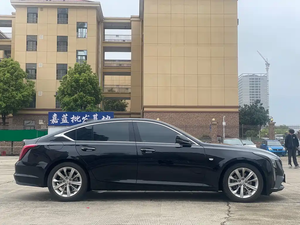 Cadillac CT5 2024 28T Luxury Pro купить на сайте DeffCars