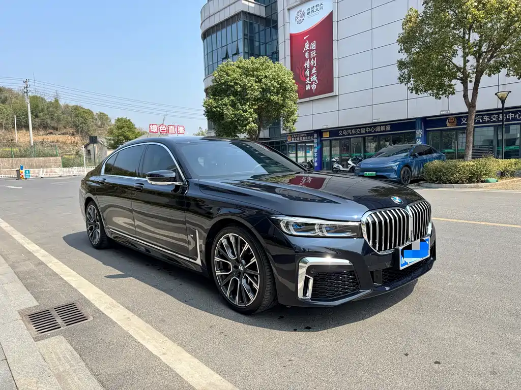 BMW 7 Series 2022 740Li Exclusive M Sports Package купить на сайте DeffCars