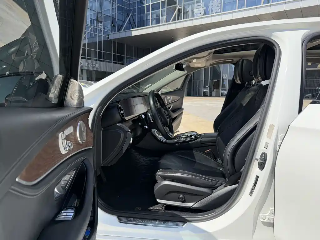 Mercedes-Benz E-Class 2016 E 300 L Luxury Model купить на сайте DeffCars