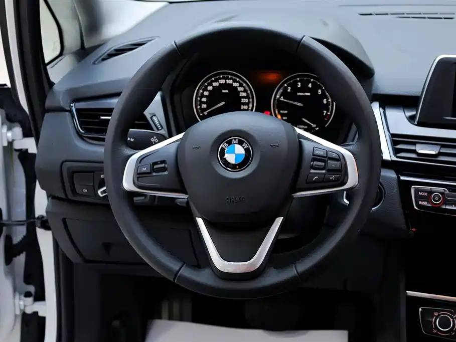 BMW 2 Series Multipurpose Station Wagon 2019 220i Leading Model купить на сайте DeffCars