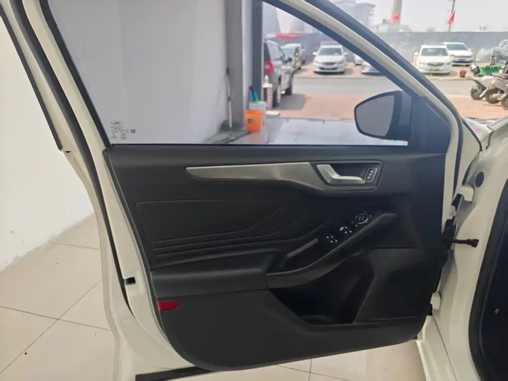 Focus 2020 Sedan EcoBoost 180 Automatic NeochaEDGE купить на сайте DeffCars